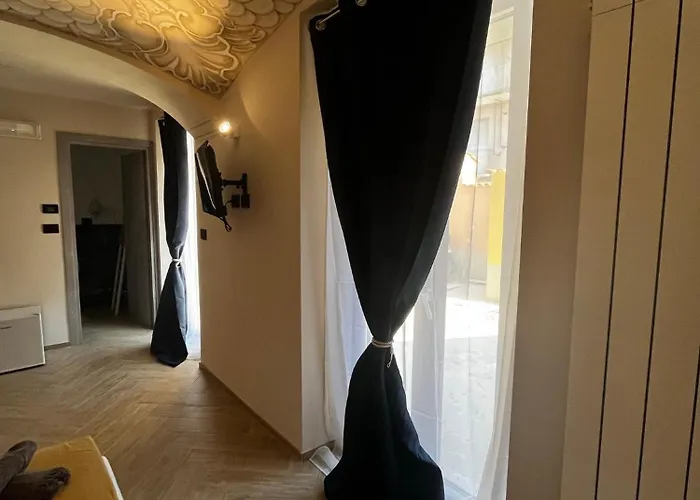 Dimora Del Centro Nocleg ze śniadaniem 3*